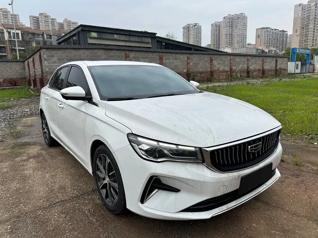 Geely Emgrand 2023