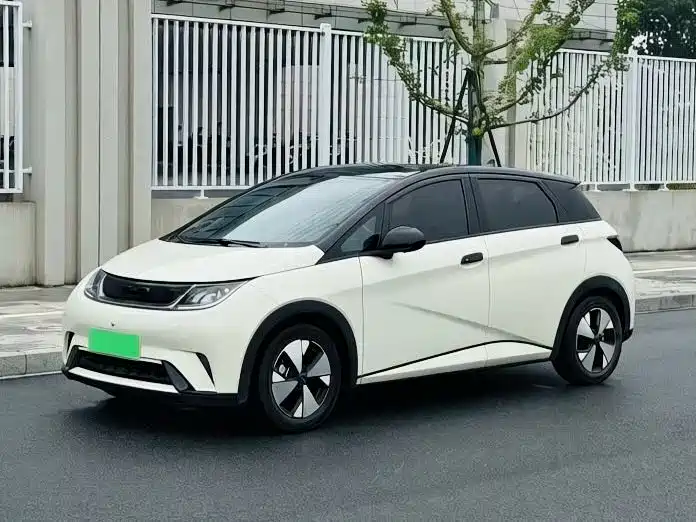 BYD Dolphin 2023