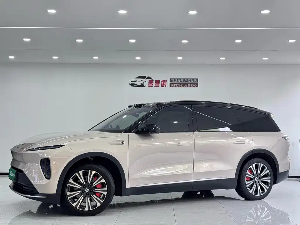 NIO ES8 2024