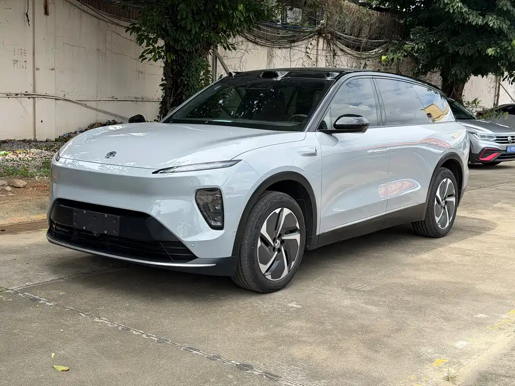NIO ES8 2024