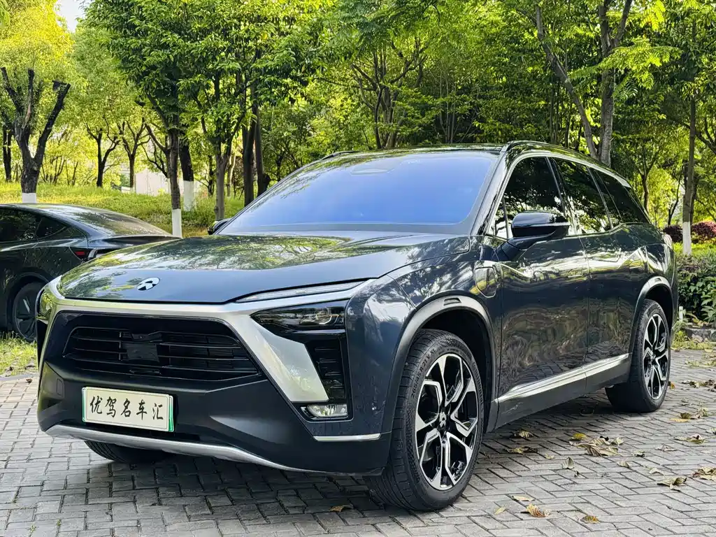 NIO ES8 2021