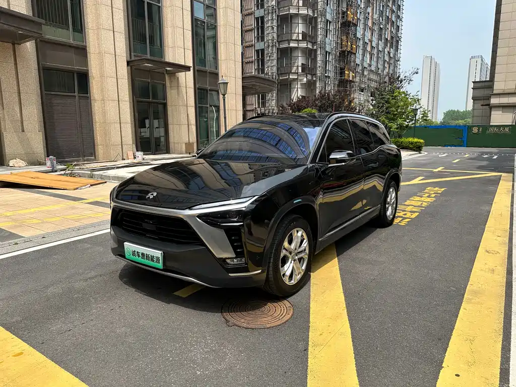 NIO ES8 2021
