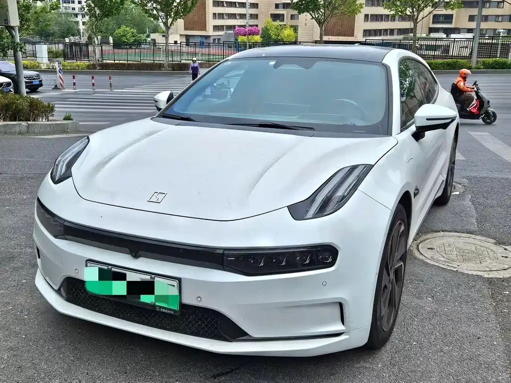 Zeekr 001 2022