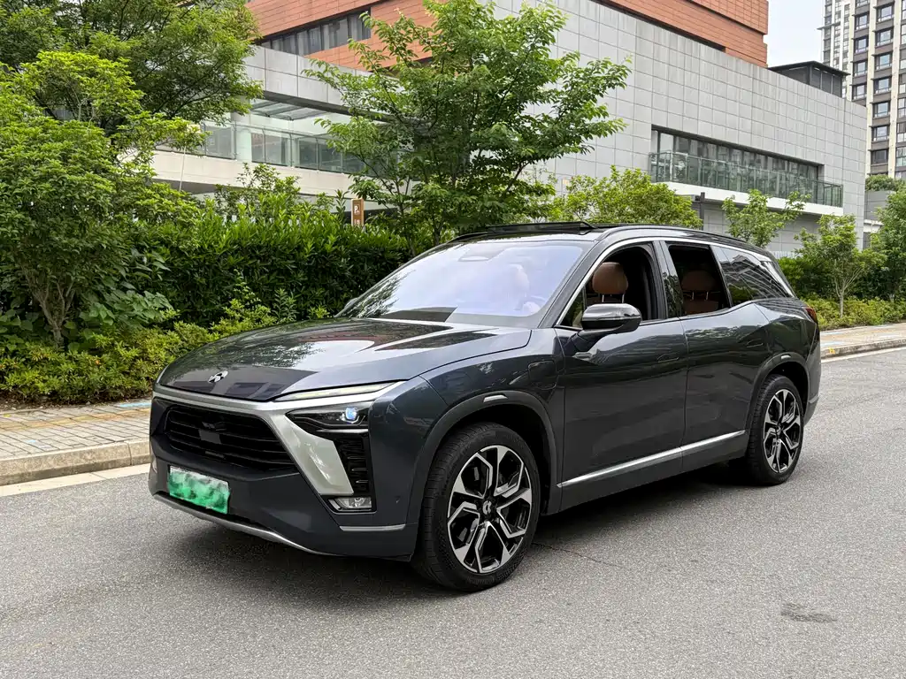 NIO ES8 2022