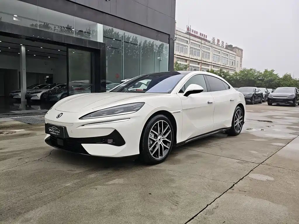 Denza Denza Z9 2025