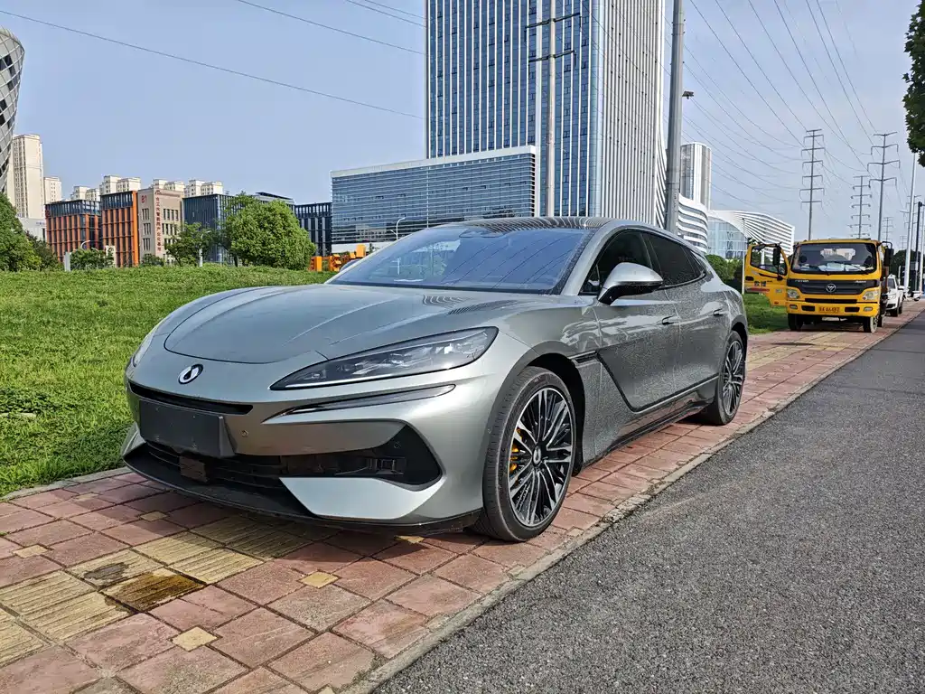 Denza Denza Z9GT 2024