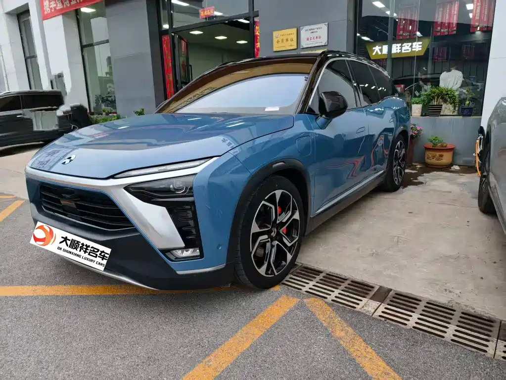 NIO ES8 2023