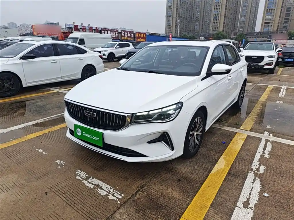 Geely Emgrand 2023