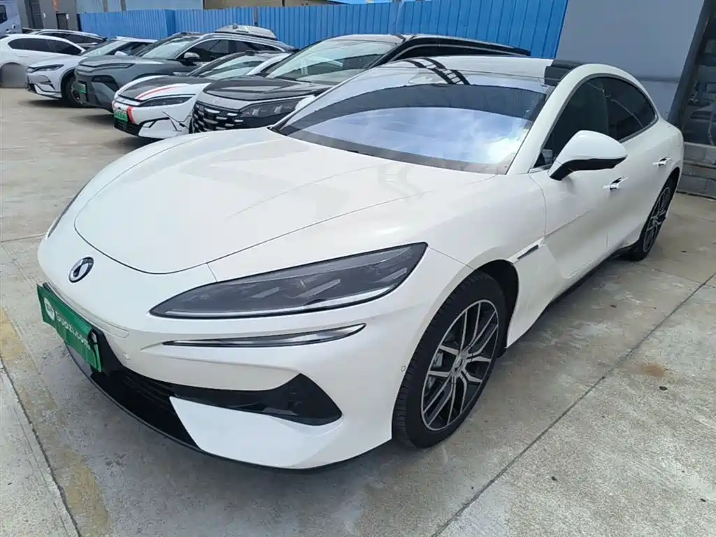 Denza Denza Z9 2025