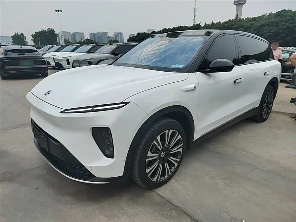 NIO ES8 2023