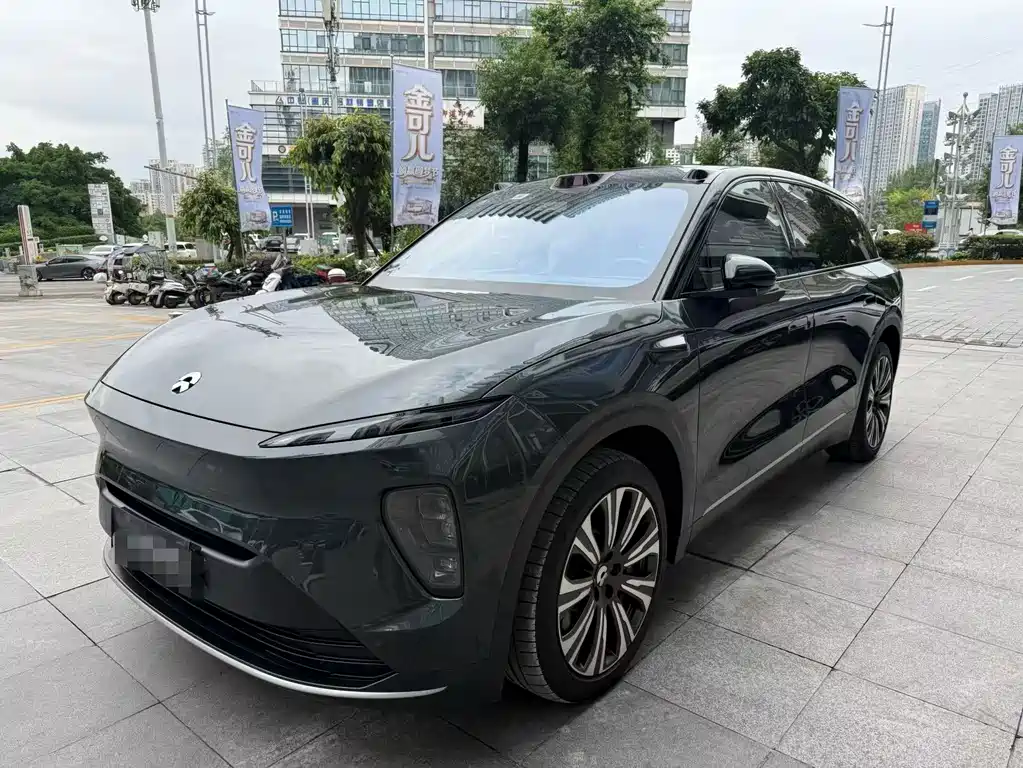 NIO ES8 2023