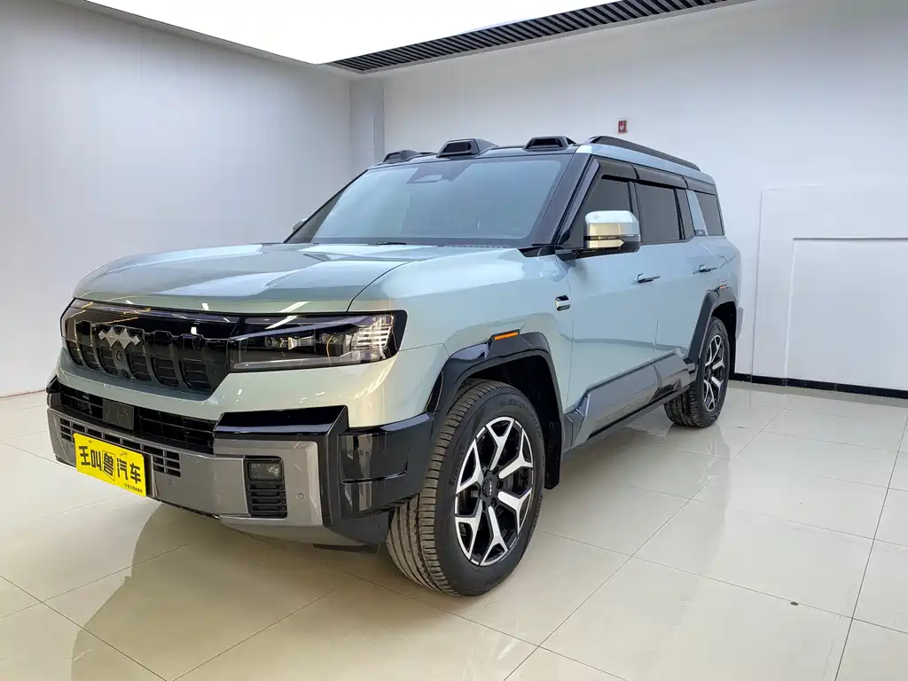 Fang Cheng Bao Leopard 8 2025