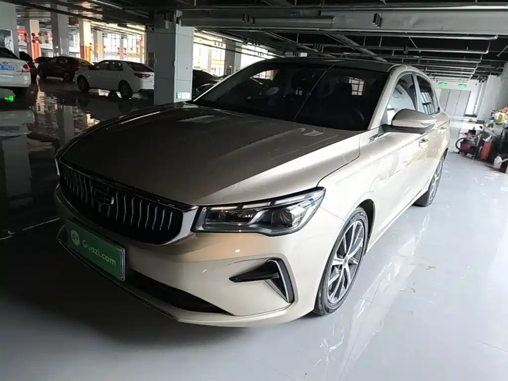 Geely Emgrand 2022