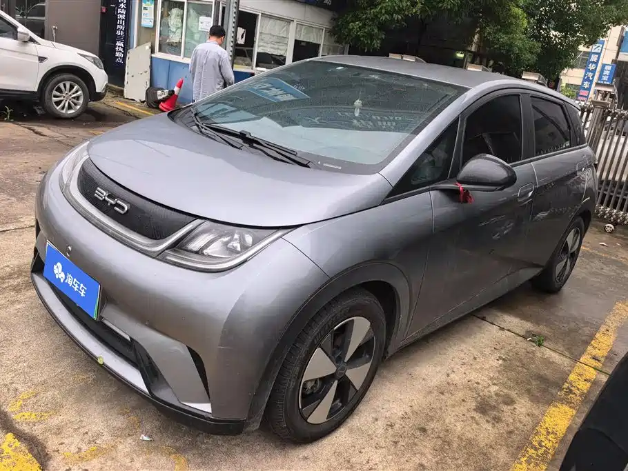 BYD Dolphin 2023