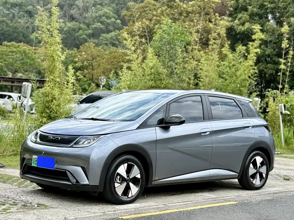 BYD Dolphin 2023