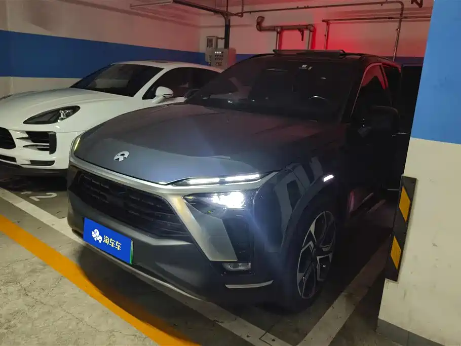 NIO ES8 2021