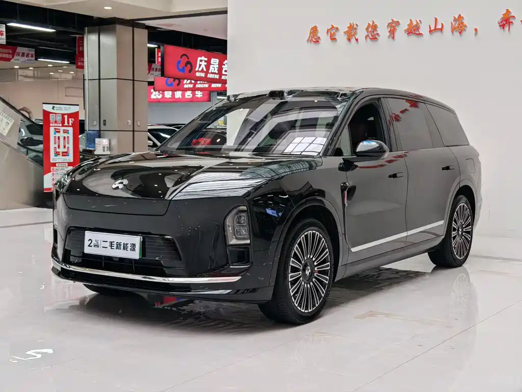 NIO ES8 2025