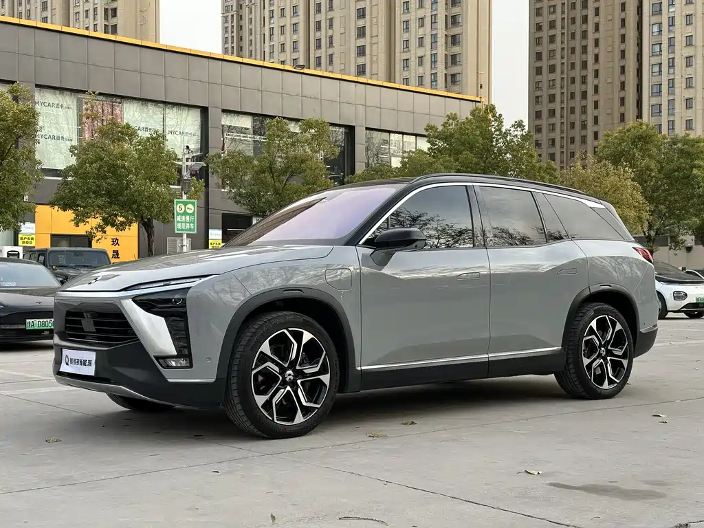 NIO ES8 2021