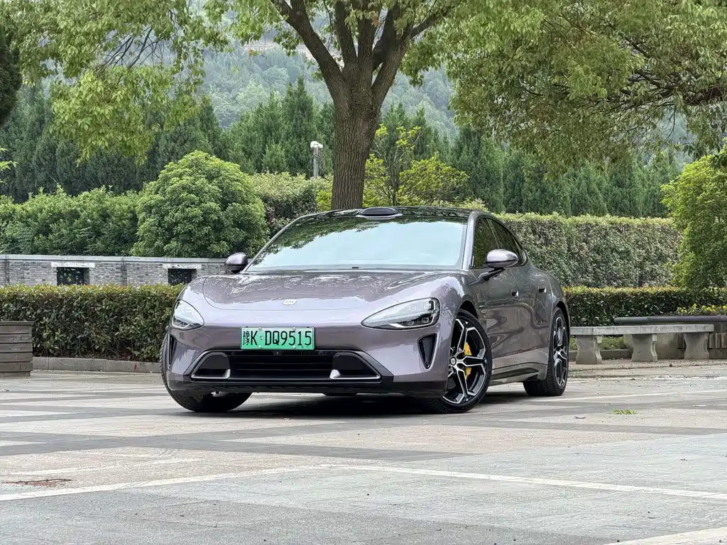 Xiaomi SU7 2024