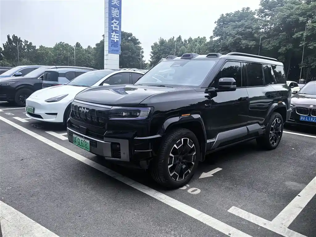 Fang Cheng Bao Leopard 8 2025