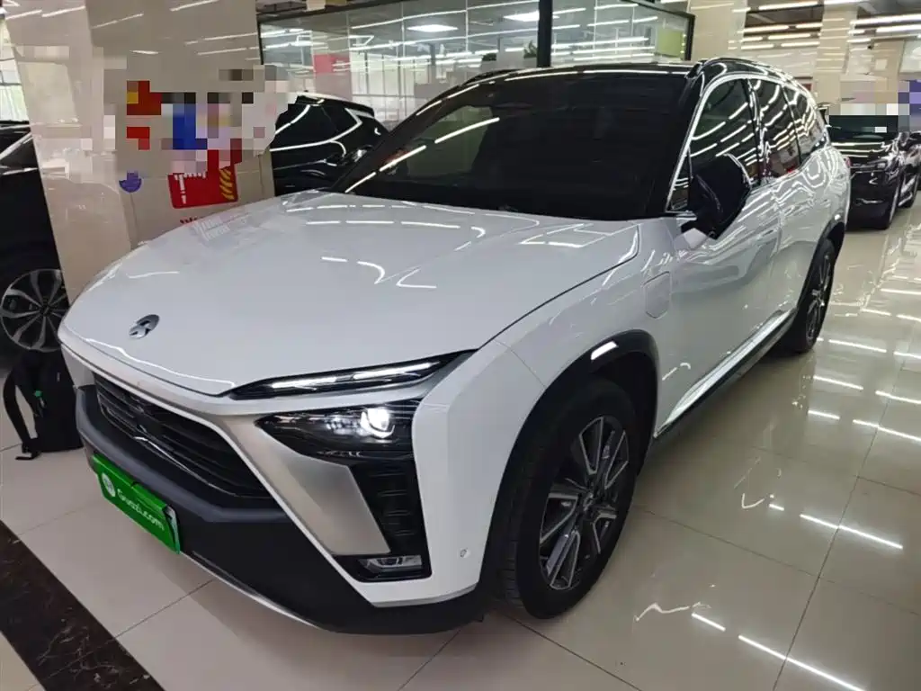 NIO ES8 2021