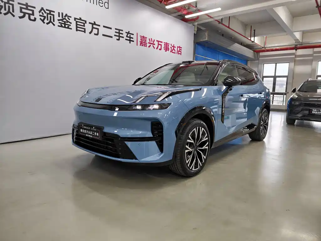 Lynk & Co 08 EM-P 2025
