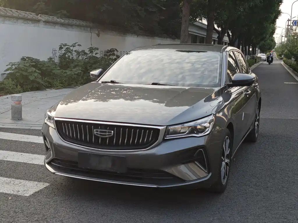 Geely Emgrand 2021