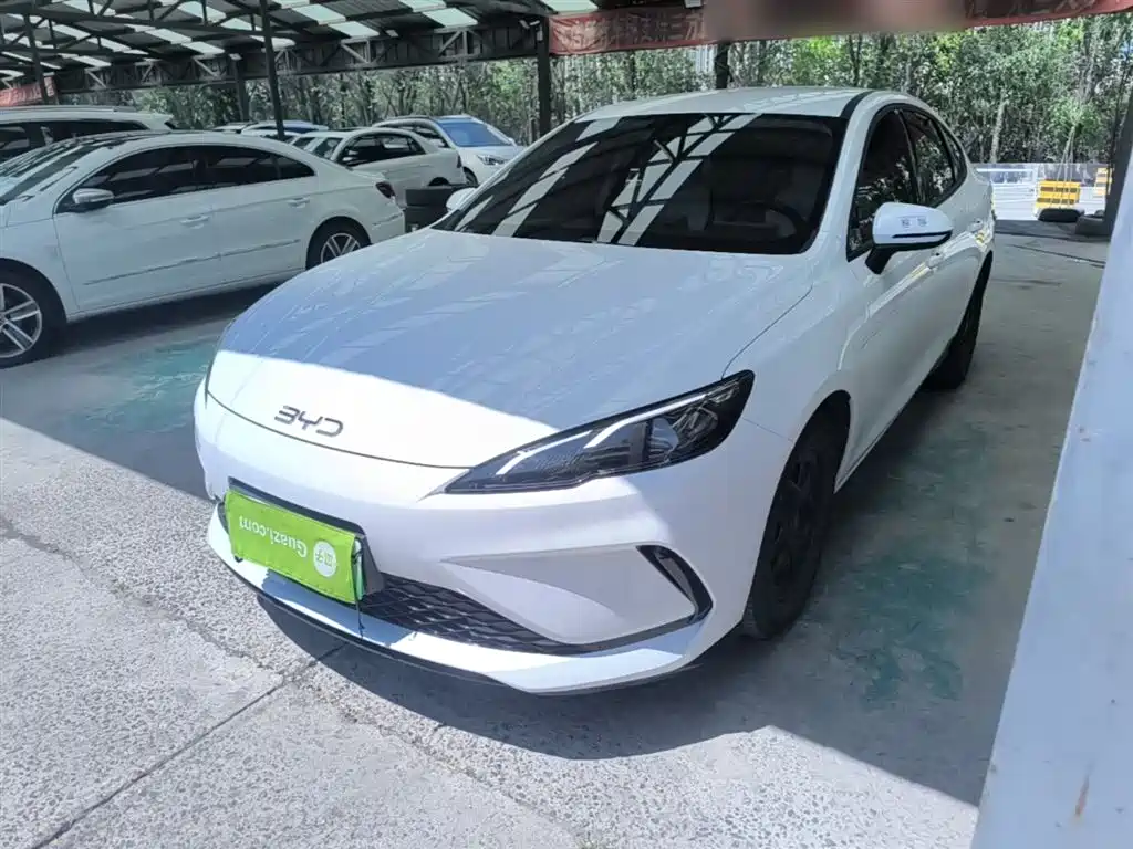 BYD Seal 05 DM-i 2025