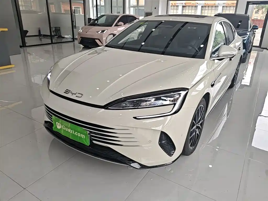 BYD Seal 07 DM-i 2025