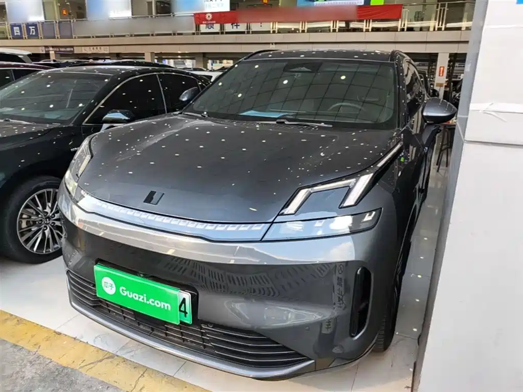 Lynk & Co 08 EM-P 2024