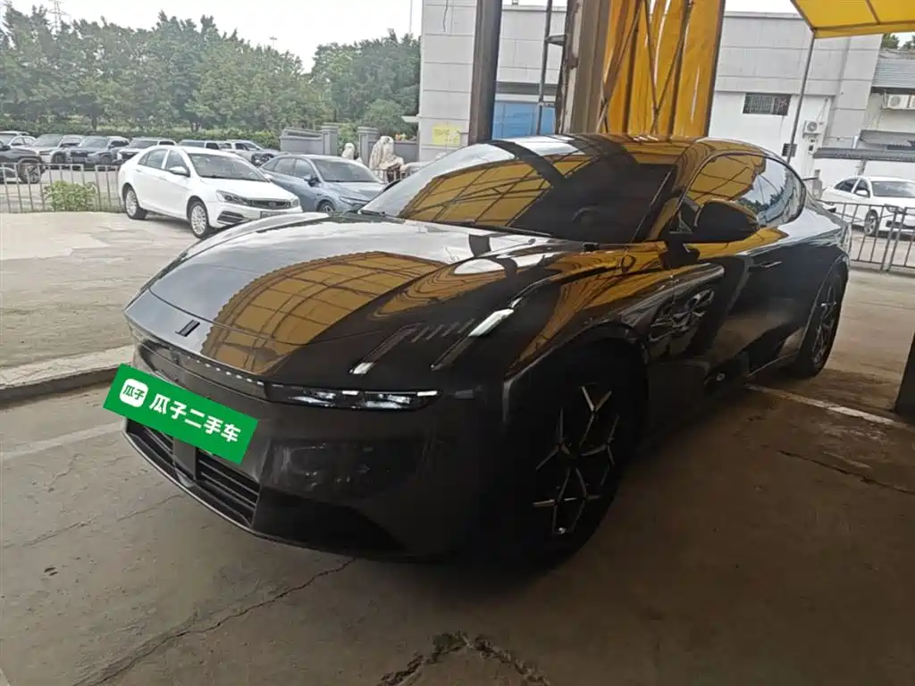 Lynk & Co Z10 2025