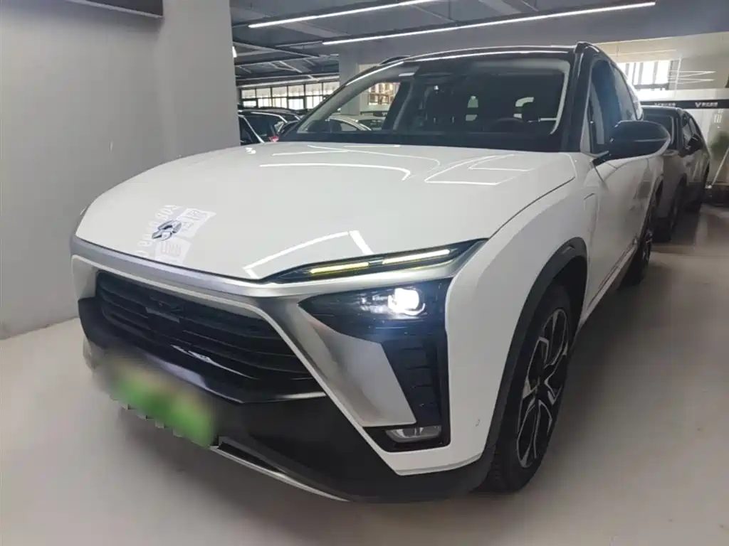 NIO ES8 2021