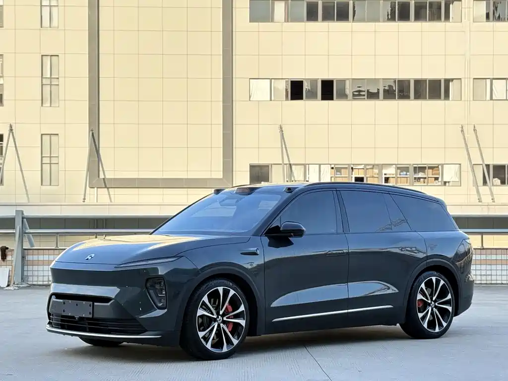 NIO ES8 2024