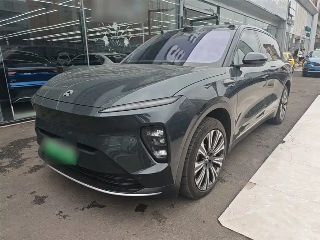 NIO ES8 2025
