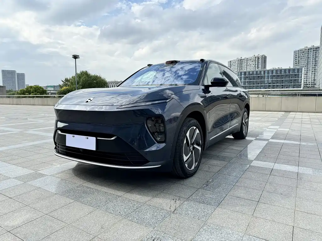NIO ES8 2023