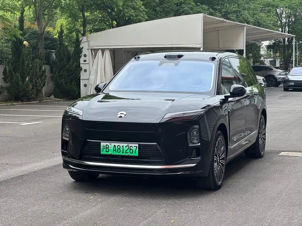 NIO ES8 2025