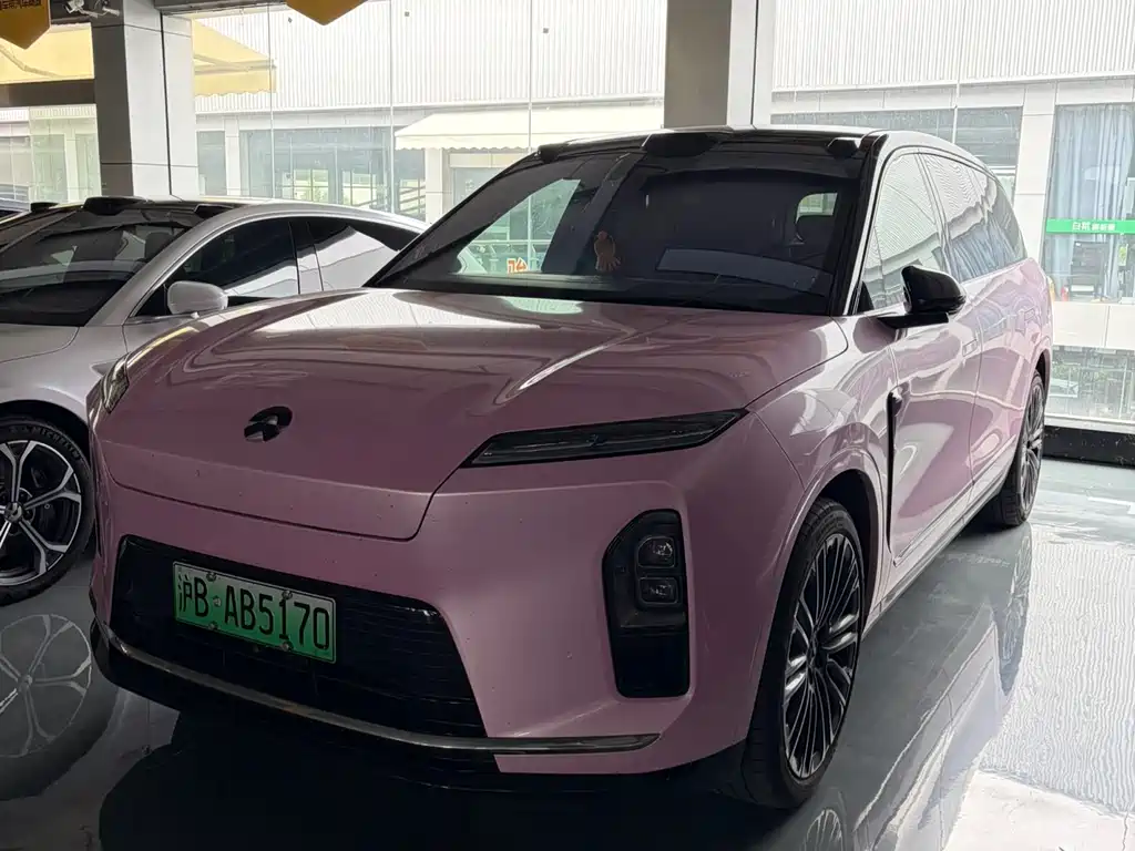 NIO ES8 2025