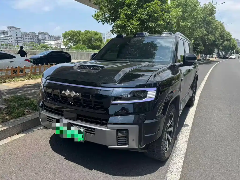 Fang Cheng Bao Leopard 8 2025