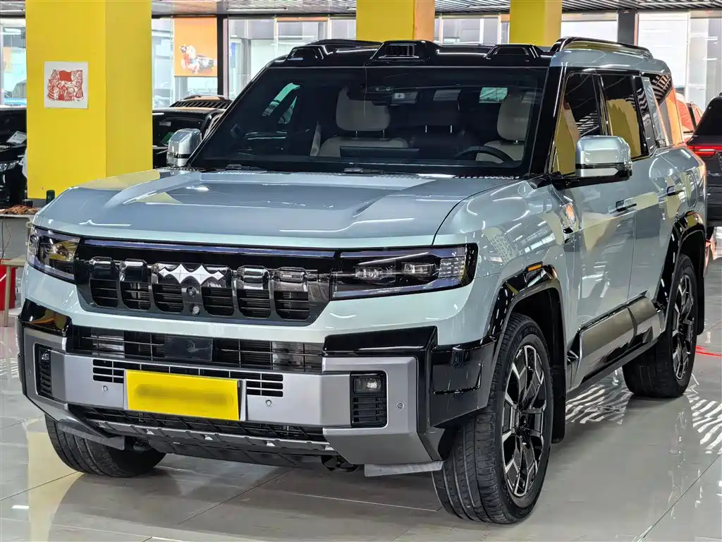 Fang Cheng Bao Leopard 8 2025