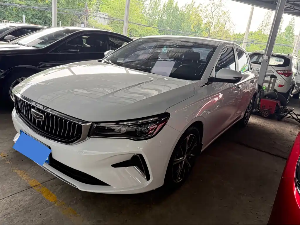 Geely Emgrand 2023