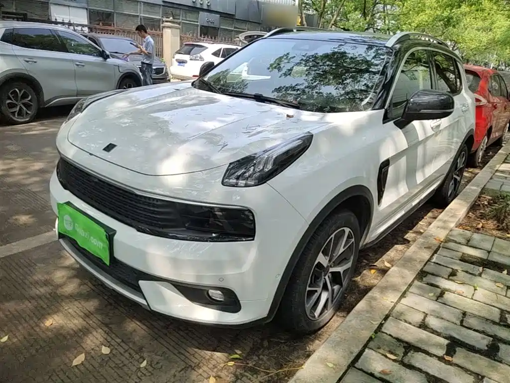 Lynk & Co 01 2019