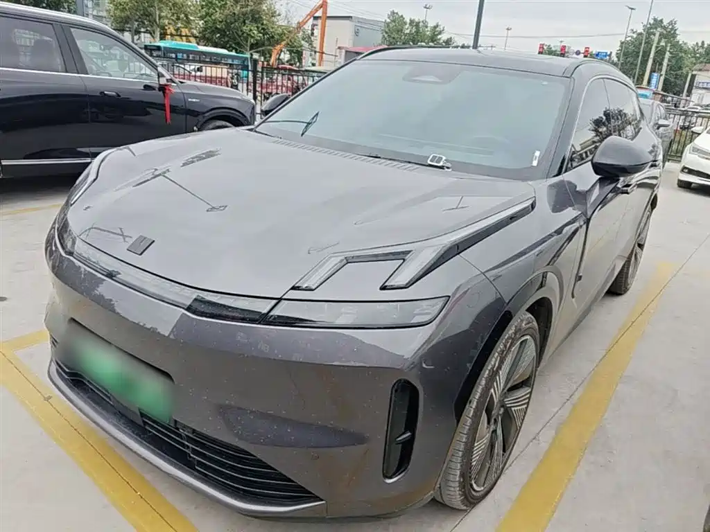 Lynk & Co 08 EM-P 2023