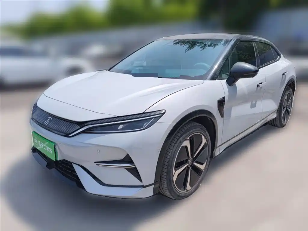 BYD L EV 2025