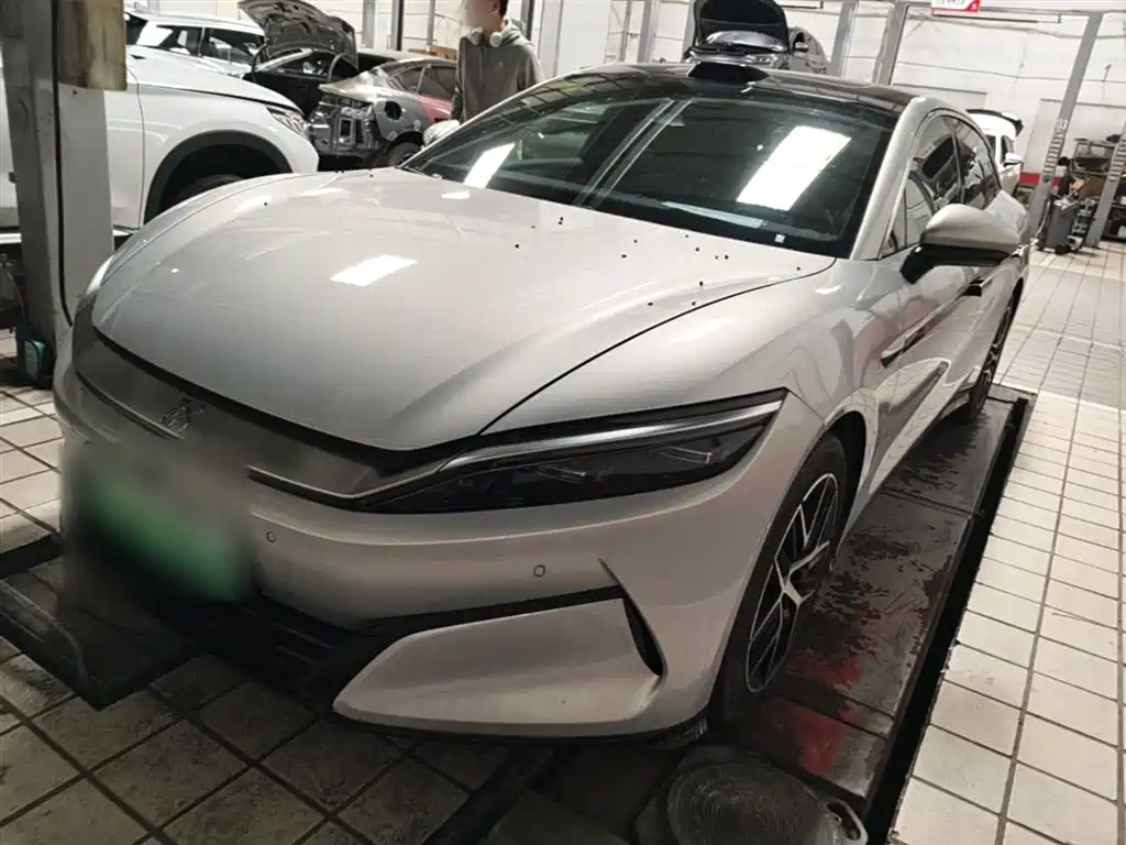 BYD 汉L 2025