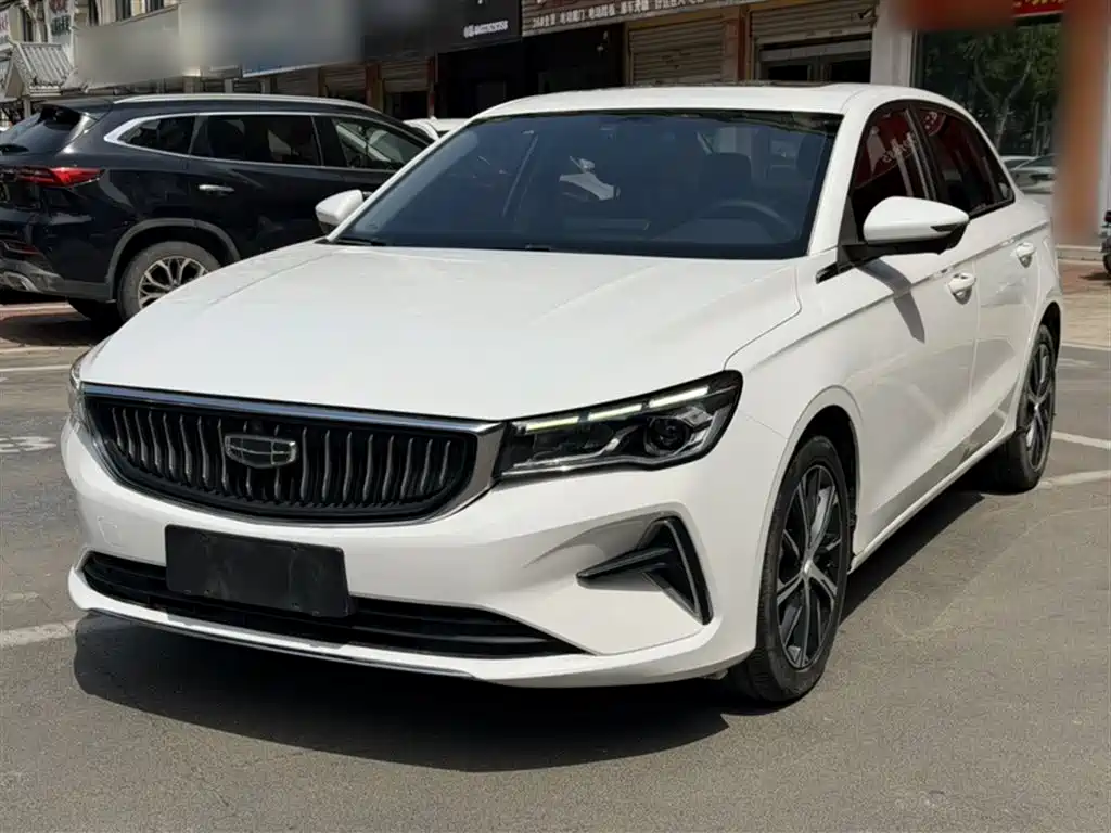 Geely Emgrand 2022