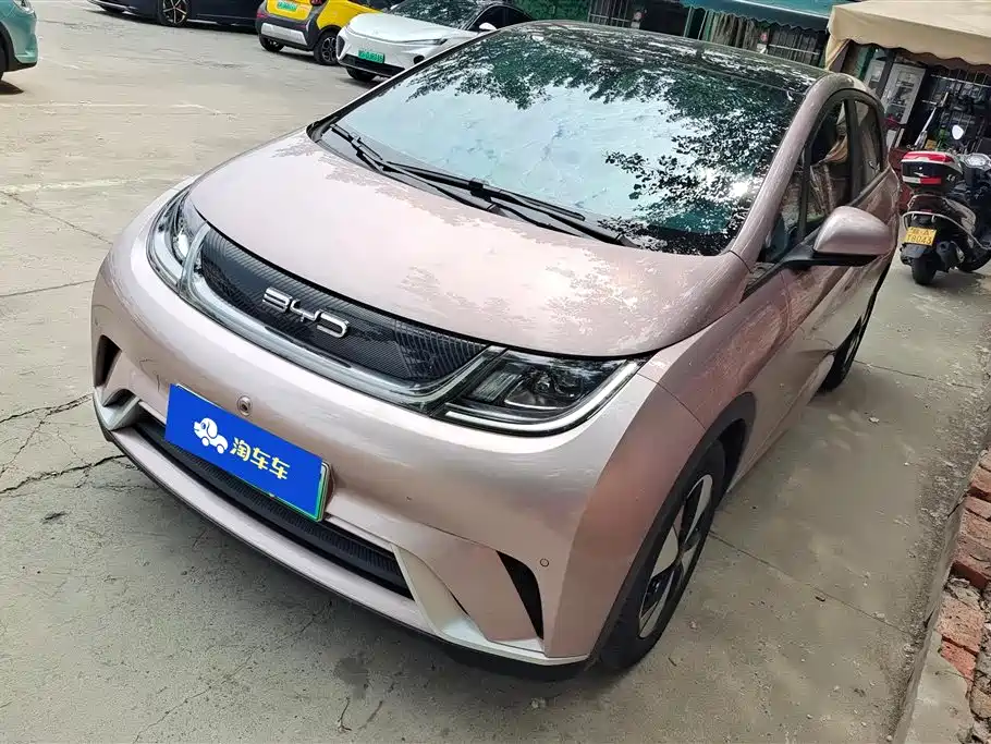 BYD Dolphin 2023