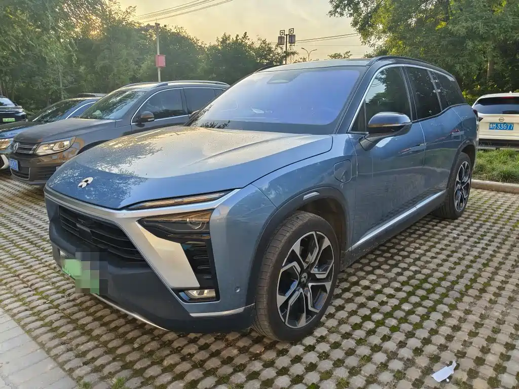 NIO ES8 2021