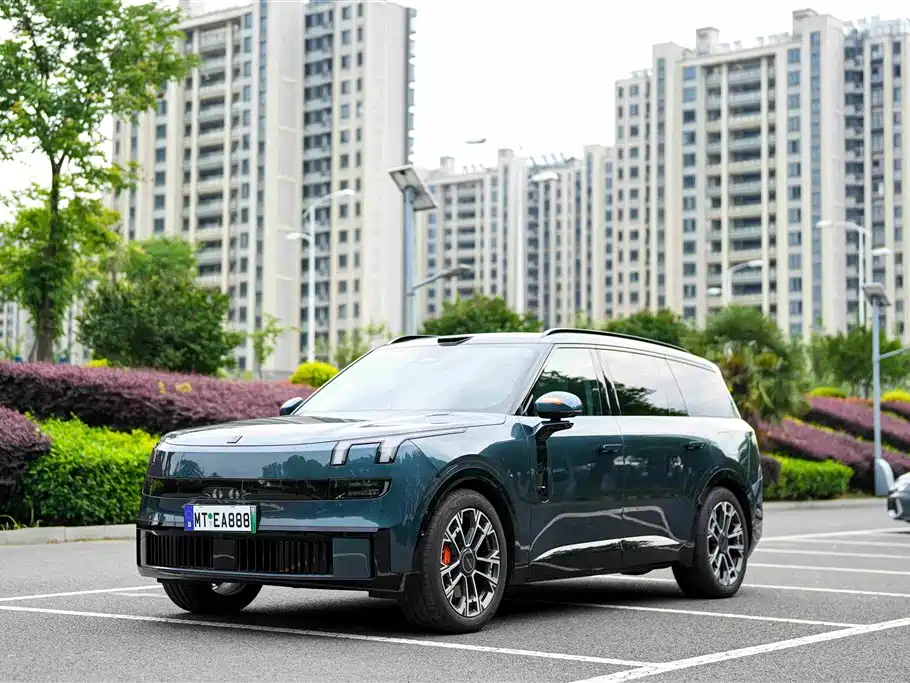 Lynk & Co 领克900 2025