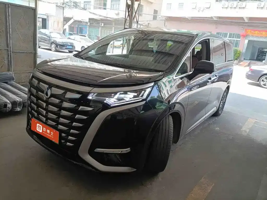 Denza D9 2022 DM-i 970 four-wheel drive premium model