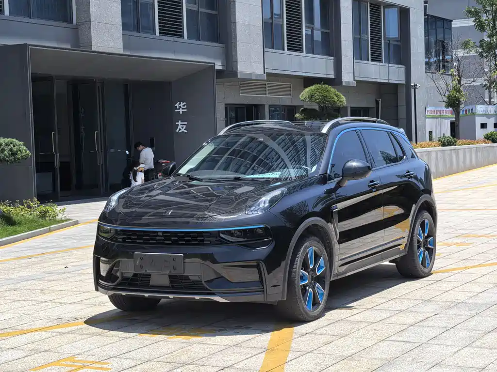 Lynk & Co 01 2022